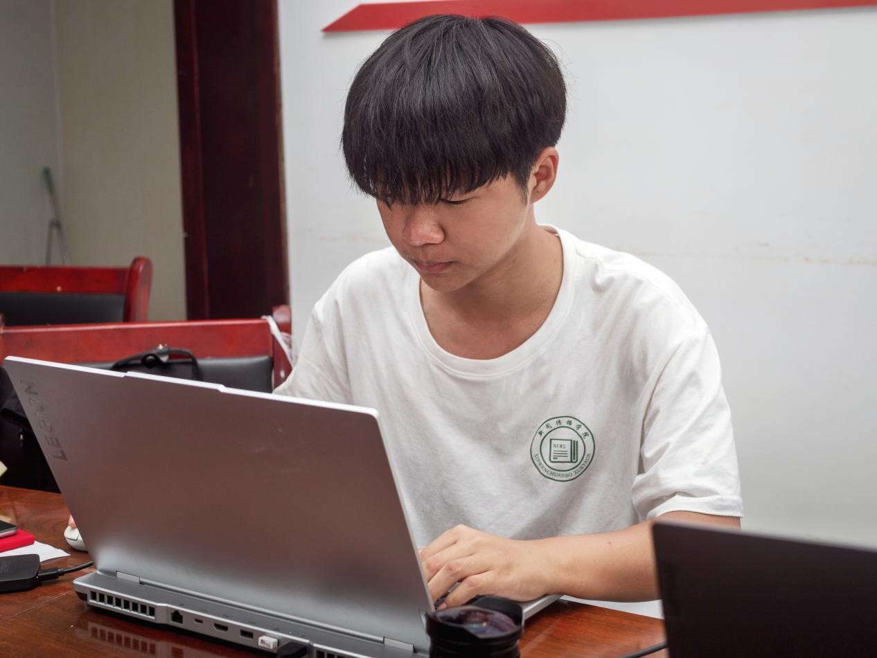 问鼎娱乐