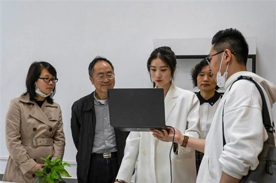 问鼎娱乐