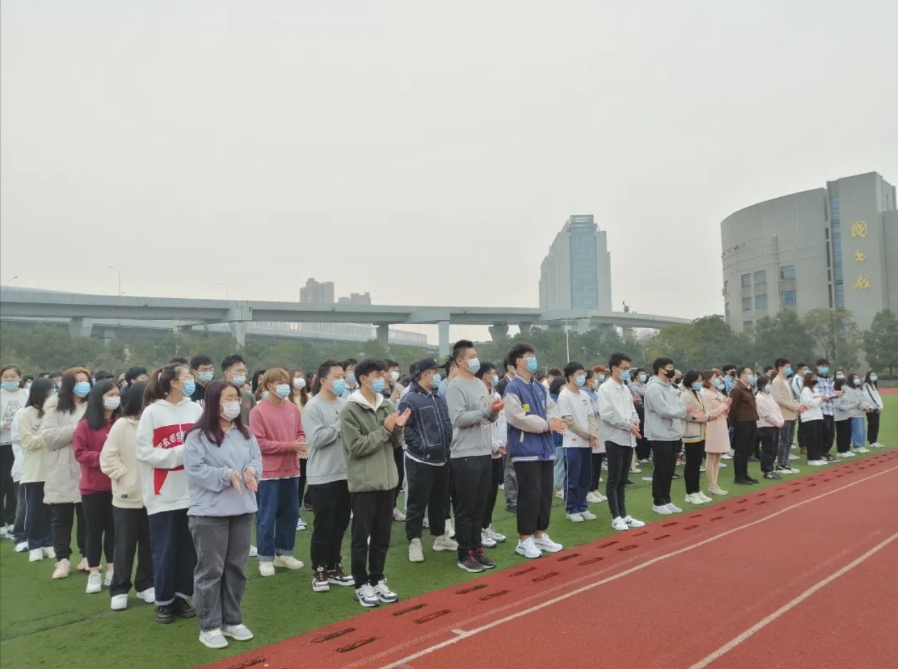问鼎娱乐